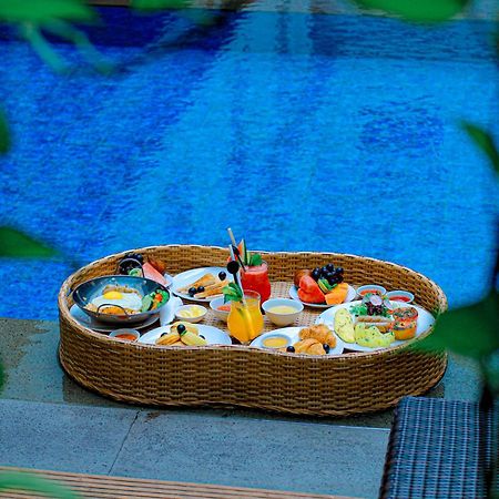 Hotel Swiss-Belexpress Kuta Legian Esterno foto