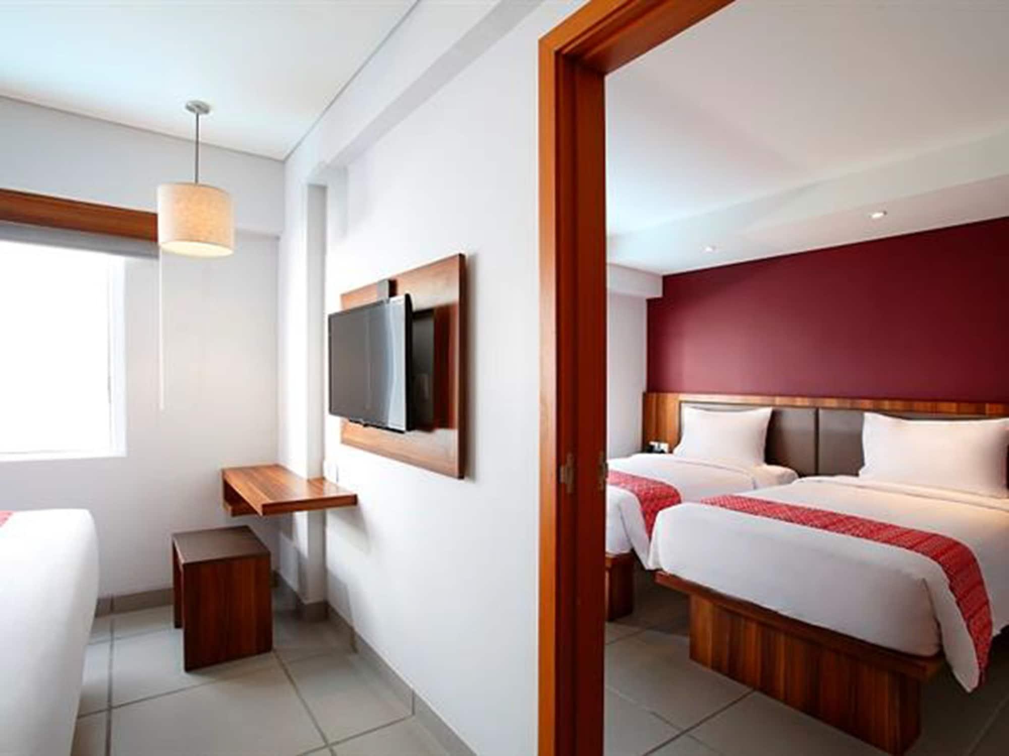 Hotel Swiss-Belexpress Kuta Legian Esterno foto