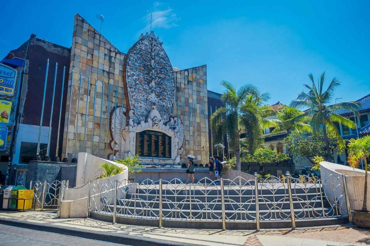 Hotel Swiss-Belexpress Kuta Legian Esterno foto