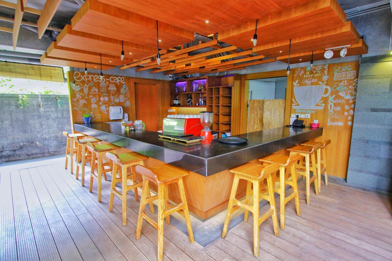 Hotel Swiss-Belexpress Kuta Legian Esterno foto
