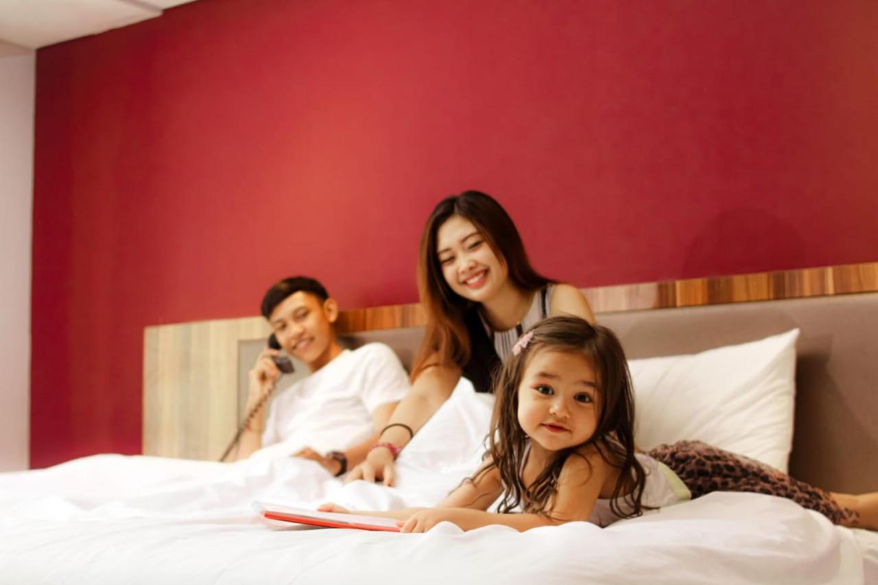 Hotel Swiss-Belexpress Kuta Legian Esterno foto