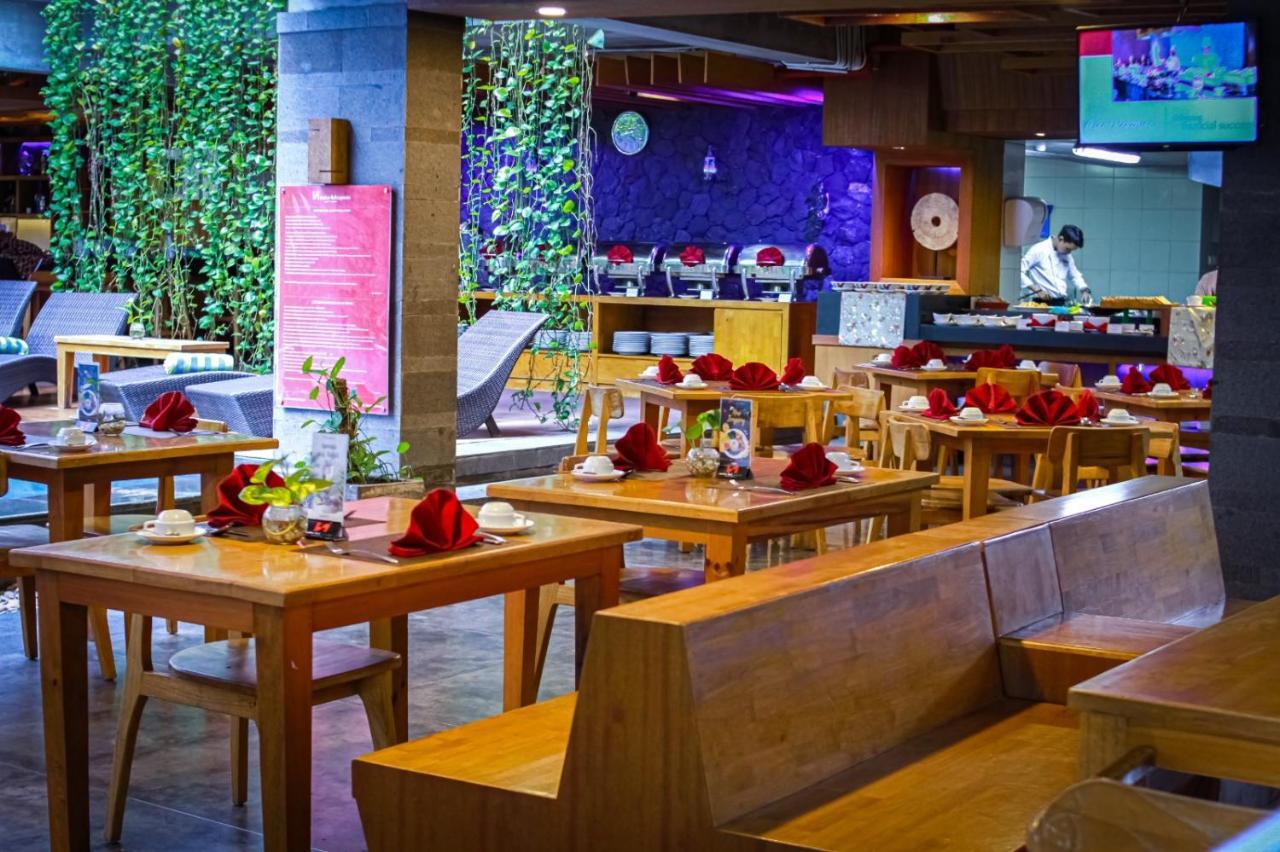 Hotel Swiss-Belexpress Kuta Legian Esterno foto