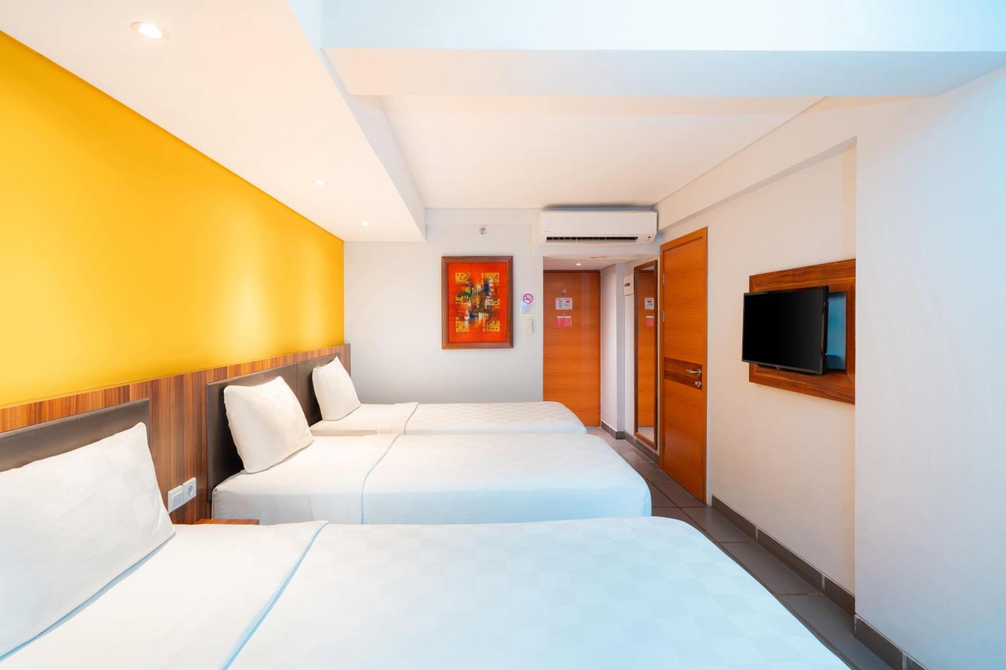 Hotel Swiss-Belexpress Kuta Legian Esterno foto