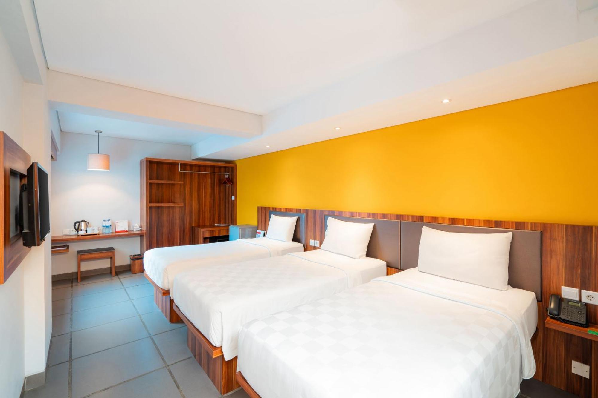 Hotel Swiss-Belexpress Kuta Legian Esterno foto