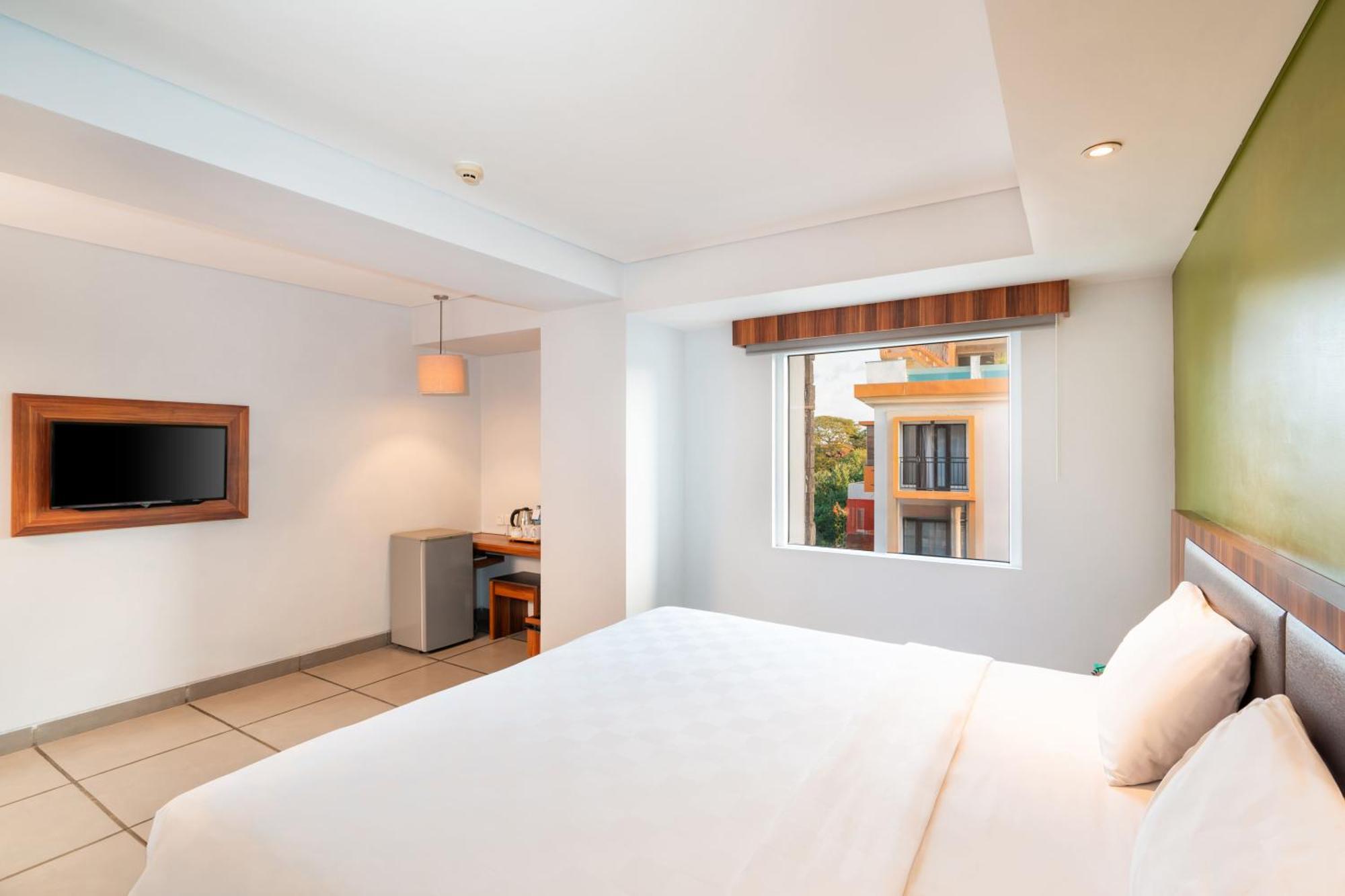 Hotel Swiss-Belexpress Kuta Legian Esterno foto
