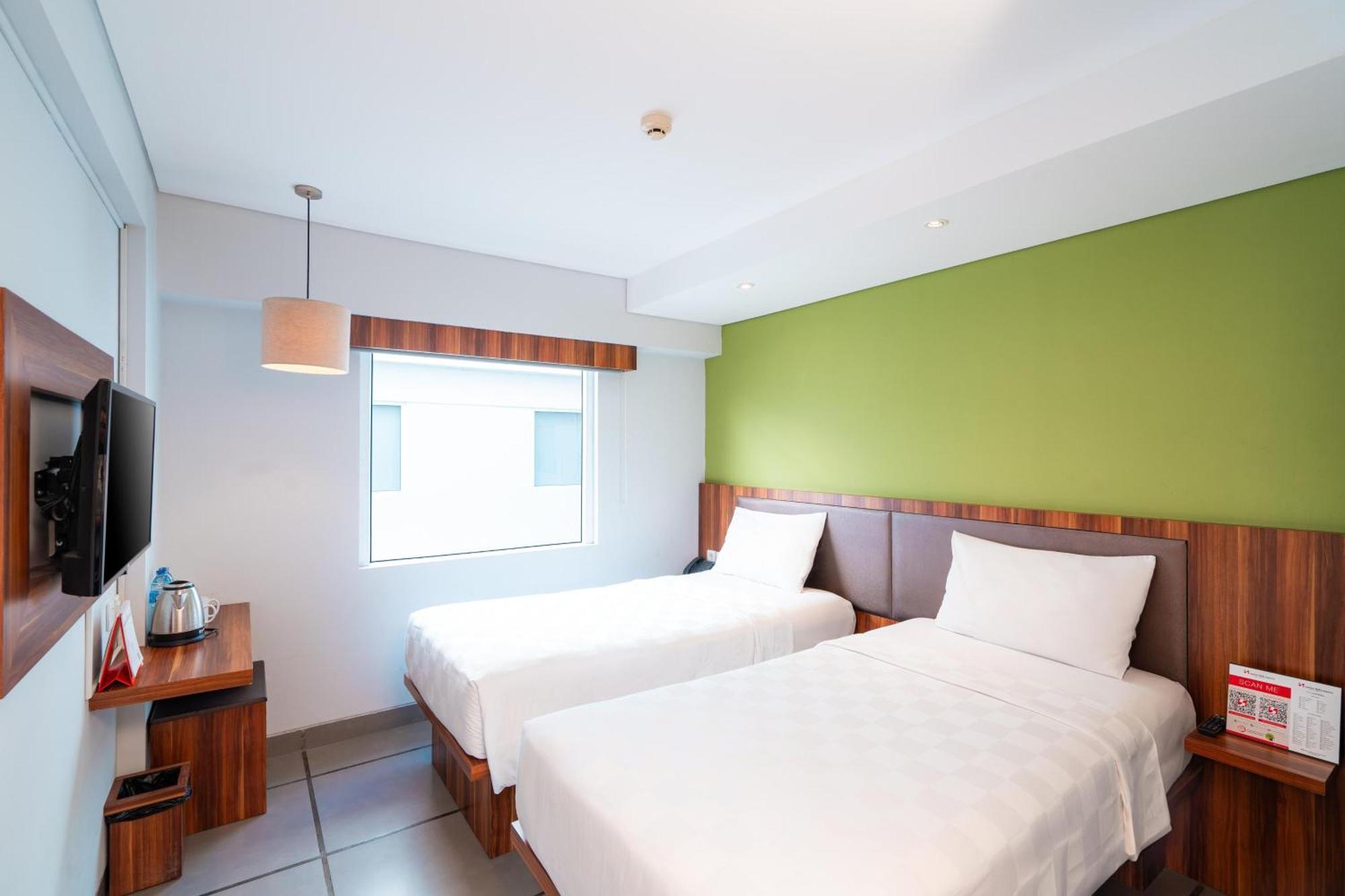 Hotel Swiss-Belexpress Kuta Legian Esterno foto