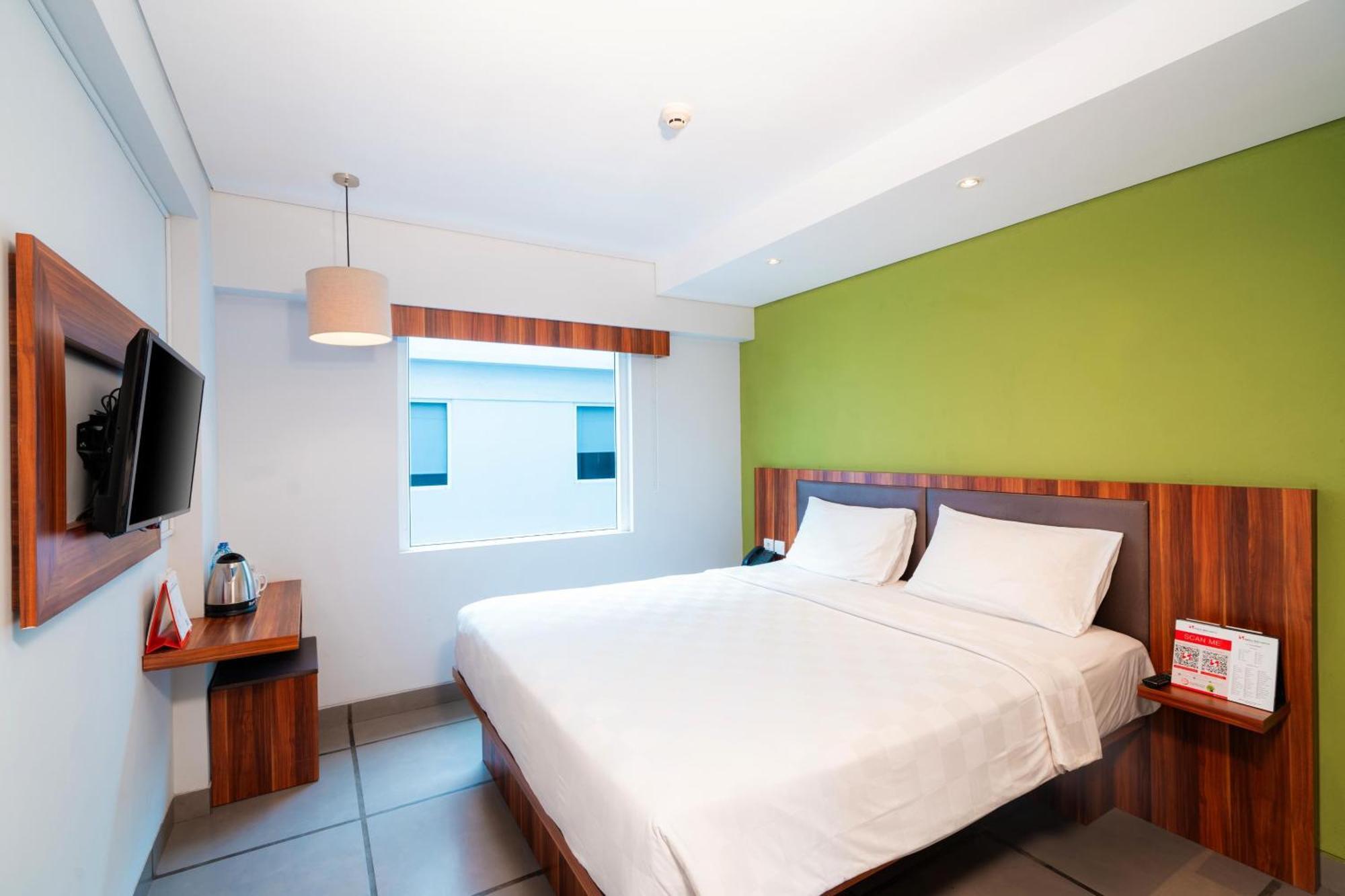 Hotel Swiss-Belexpress Kuta Legian Esterno foto